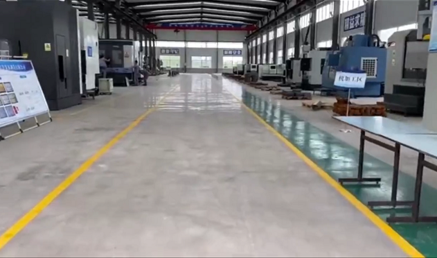 加工中(zhong)心車間一覽視(shi)頻