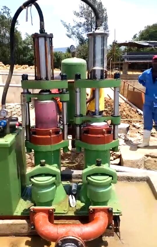 華星陶瓷(cí)柱塞泵-國外(wài)客戶使用現(xian)場