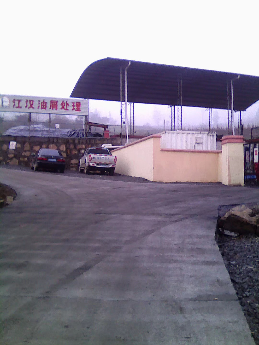 陶瓷柱(zhù)塞泵使用現場油(you)田項目建設